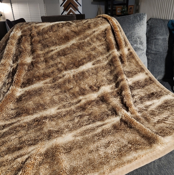 Pottery Barn Bedding Pottery Barn Faux Fur Brown Ombre Throw 5 Inches X 60 Inches Poshmark